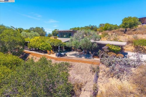 15335 Via Los Tulares, Carmel Valley, CA, 93924-9610 | Card Image