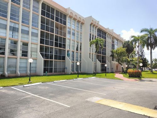 apt-205-851 Three Islands Blvd, Hallandale Beach, FL, 33009-2835 | Card Image