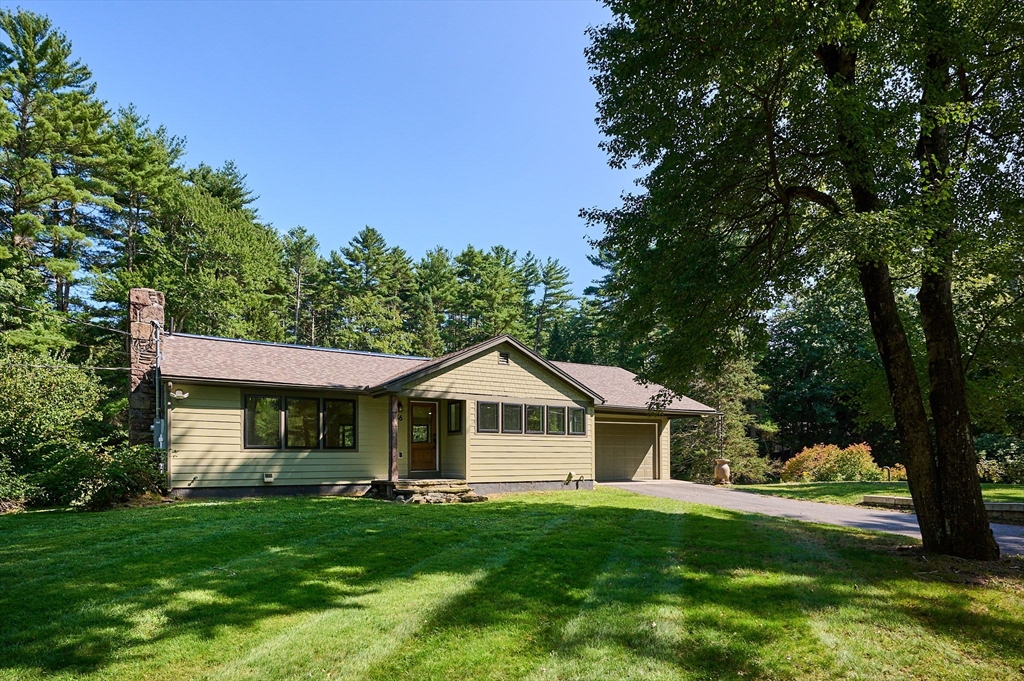 Harris St, Granby, MA 01033