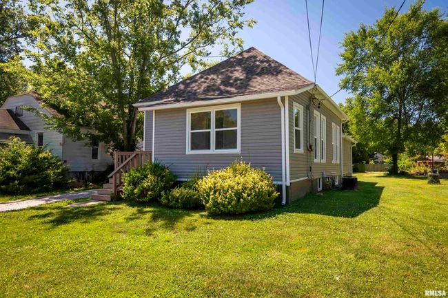 807 E Park St, House other with 3 bedrooms, 1 bathrooms and null parking in Du Quoin IL | Image 4