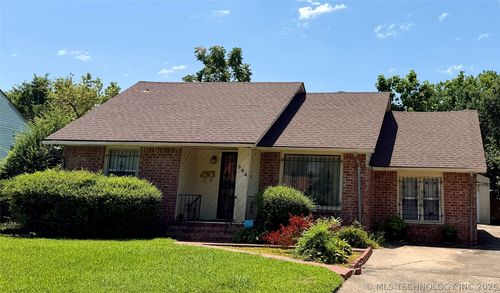304 E Woodrow Pl, Tulsa, OK, 74106-3732 | Card Image