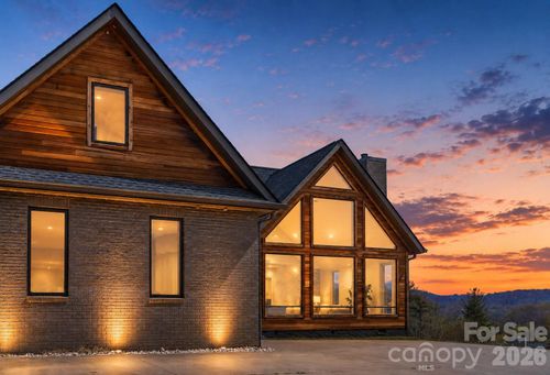 8 Nottingham Dr, Candler, NC, 28715-9418 | Card Image