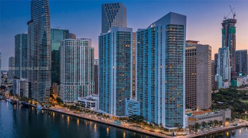 2320-325 S Biscayne Blvd, Miami, FL, 33131-2463 | Card Image