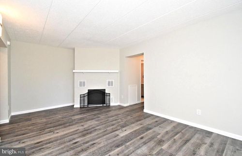 13-613 Washington Pl, CHESTERBROOK, PA, 19087-5869 | Card Image