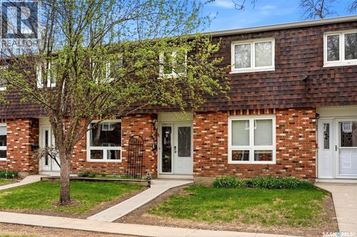 35 Spruceview Rd, Regina, SK, S4R0E1 | Card Image
