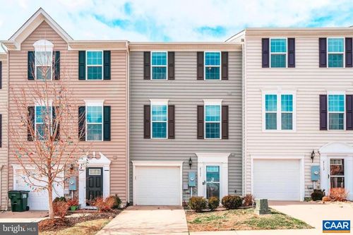 2111 Elm Tree Knl, CHARLOTTESVILLE, VA, 22911-8490 | Card Image