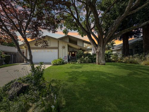 9284 Linda Rio Dr, Sacramento, CA, 95826-2250 | Card Image
