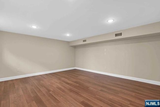 474 Walnut St, Home with 3 bedrooms, 3 bathrooms and null parking in Ridgefield NJ | Image 31