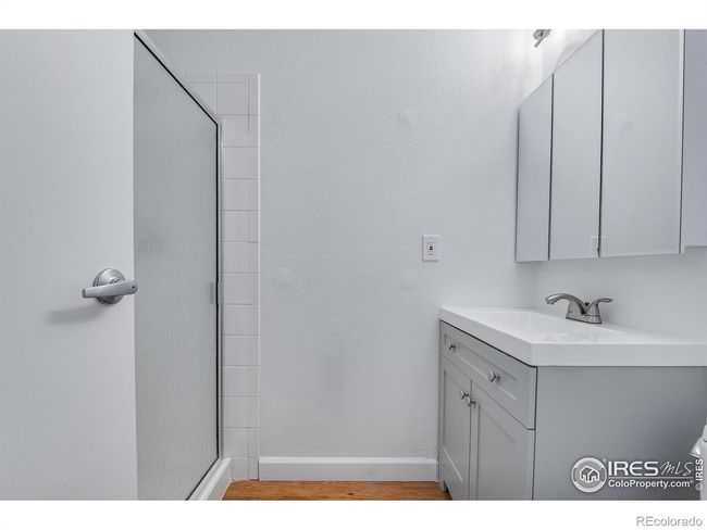 Hall bathroom | Image 24