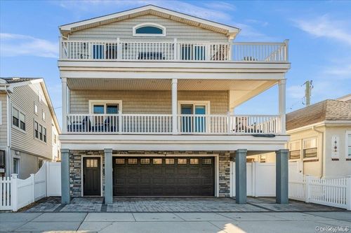 206 Grand Blvd, Long Beach, NY, 11561-2810 | Card Image