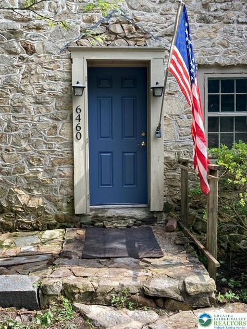 6460 Blue Church Rd, Coopersburg, PA, 18036-9371 | Card Image