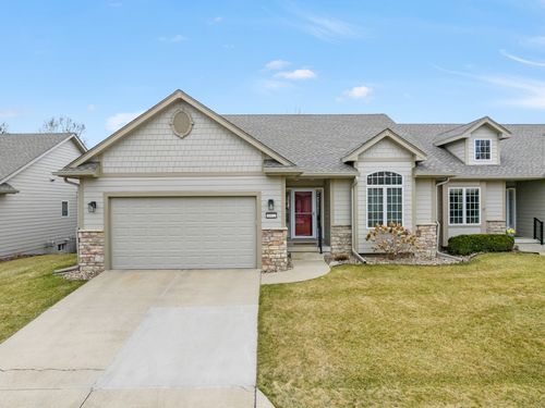 8932 Stonepointe Ln, Johnston, IA, 50131-2851 | Card Image