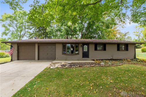 3930 Beechwood Dr, Bellbrook, OH, 45305-1601 | Card Image