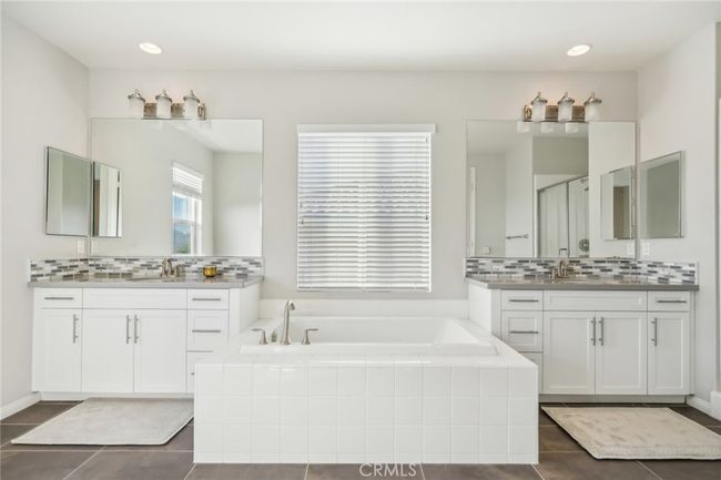 19216 Bension Dr, House other with 6 bedrooms, 4 bathrooms and 2 parking in Santa Clarita CA | Image 18