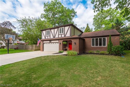 1470 Hawthorne Ct, Vermilion, OH, 44089-1509 | Card Image