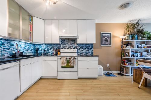208-808 E 8 Avenue, Vancouver, BC, V5T1T5 | Card Image