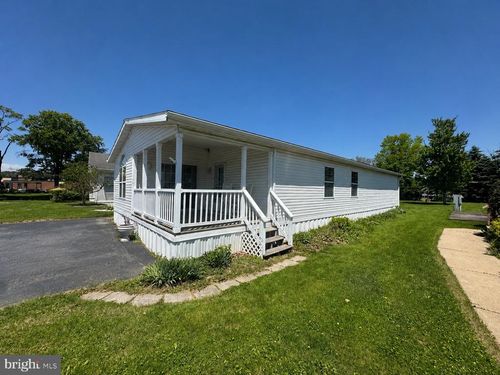 146 Tulip Cir, Ephrata, PA, 17522-9153 | Card Image