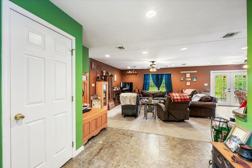 660 Oakland Valley Rd, Cuddebackville, NY, 12729-5132 | Card Image