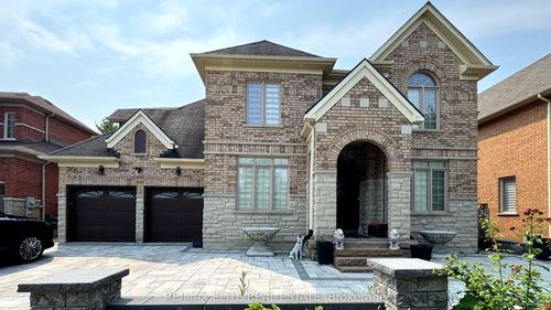 1069 Nellie Little Cres, Newmarket, ON, L3X3E3 | Card Image