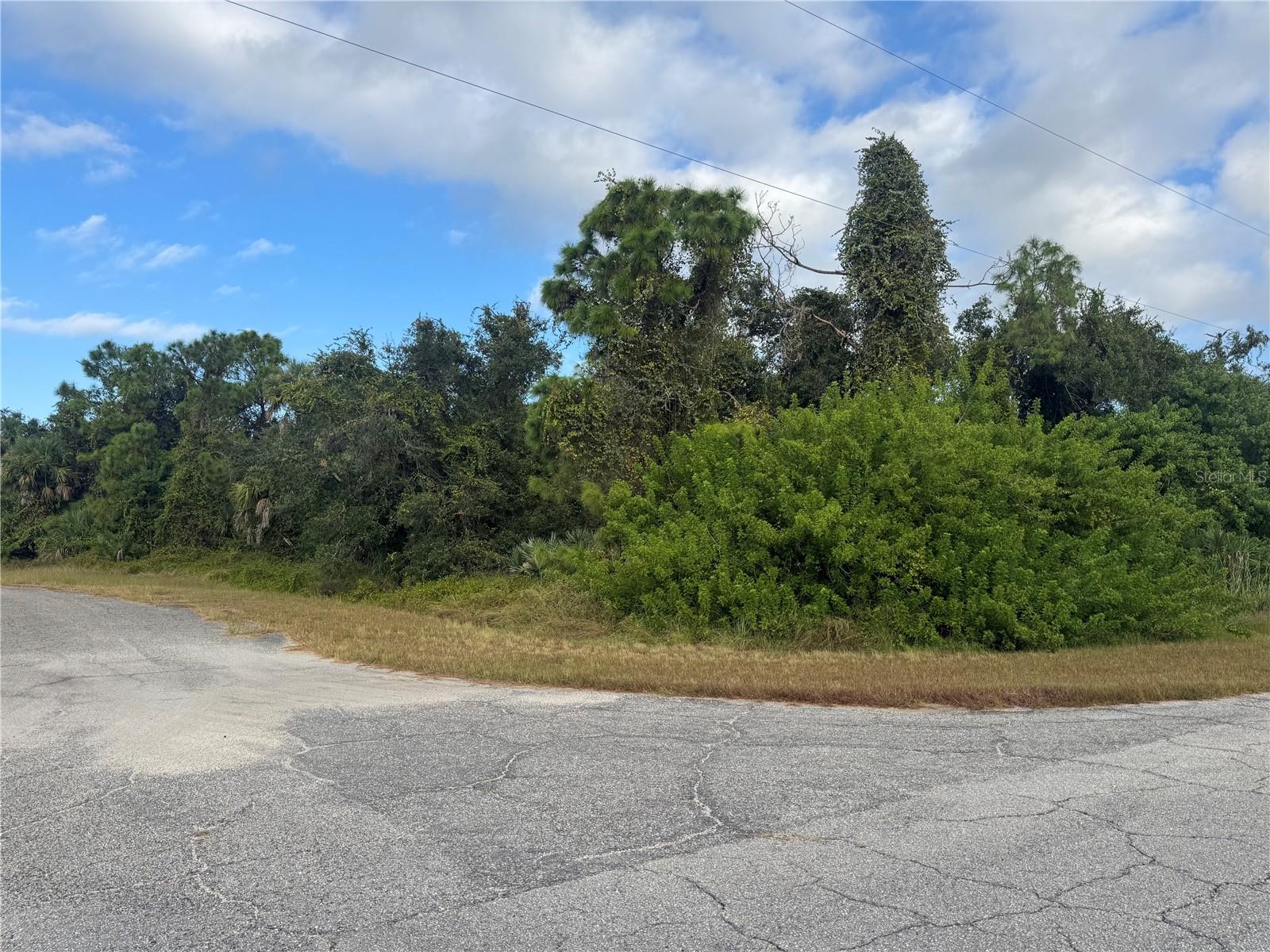 Land in NORTH PORT 4
