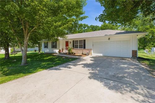 404 Ann Ave, Harrisonville, MO, 64701-2370 | Card Image