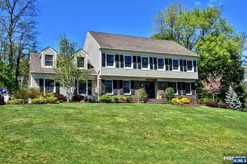 29 Cheryl Hills Drive, Hawthorne, NJ, 07506 | Card Image