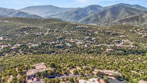 830 Vista Canada Ln, Santa Fe, NM, 87501-8713 | Card Image