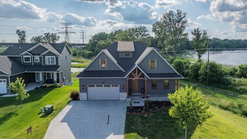 3153 Frattalone Rd, Vadnais Heights, MN, 55127-6502 | Card Image