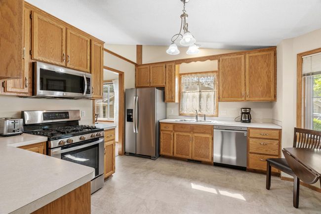 26-web-or-mls-940 105th Ave NW-26.jpg | Image 6
