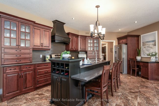24 Carriage Lane, House other with 3 bedrooms, 3 bathrooms and 6 parking in Bayfield ON | Image 17