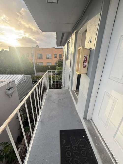 apt-2-1212 Sw 7th St, Miami, FL, 33135-4012 | Card Image