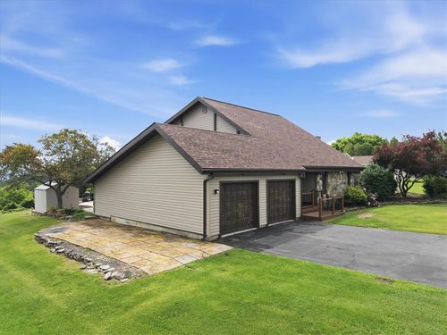 8751 Pleasant View Rd, Bangor, PA, 18013-4427 | Card Image