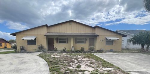 8666 Satalite Ter, West Palm Beach, FL, 33403-1647 | Card Image