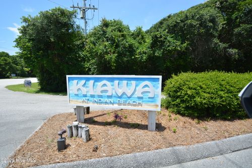 102 Kiawa Way, Atlantic Beach, NC, 28512 | Card Image