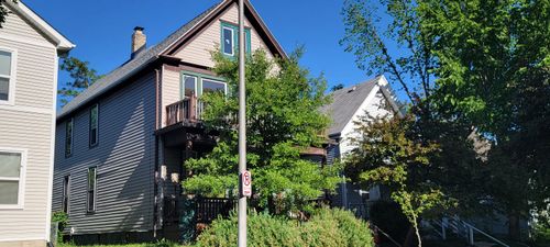 1832 N 29th St, Milwaukee, WI, 53208-2013 | Card Image