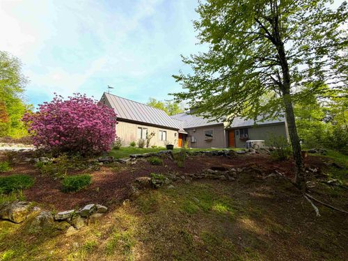 28 Wildwood Dr, Grantham, NH, 03753-5492 | Card Image