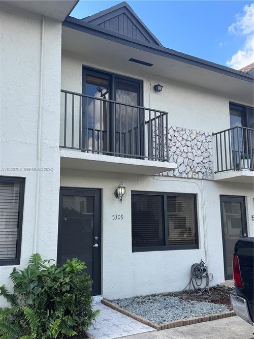 5309-5309 W 22nd Ct, Hialeah, FL, 33016 | Card Image