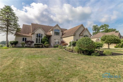 8727 Willow Pond Blvd, Sylvania, OH, 43560-8954 | Card Image