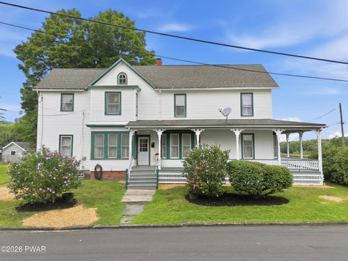 200 Delaware Dr, Matamoras, PA, 18336-1204 | Card Image