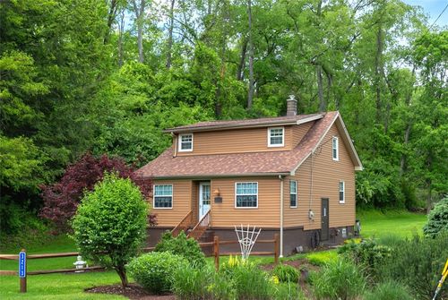 3213 Leechburg Rd, Pittsburgh, PA, 15239-1032 | Card Image