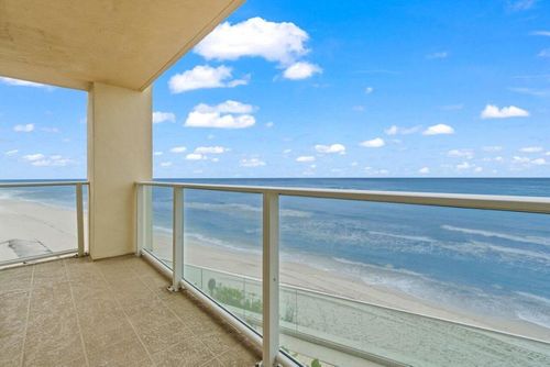 206-5440 N Ocean Dr, Riviera Beach, FL, 33404-2528 | Card Image