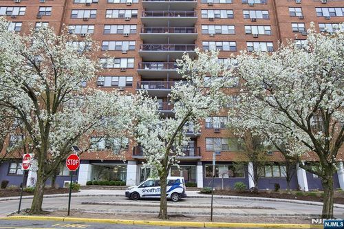 500 Central Ave, Union City, NJ, 07087-5302 | Card Image