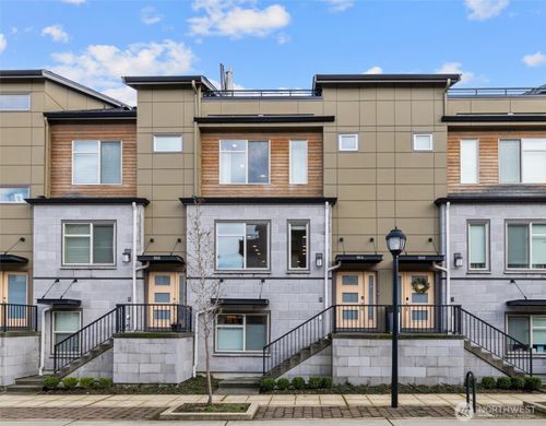 2-964 7th Ave Ne, Issaquah, WA, 98029-5457 | Card Image