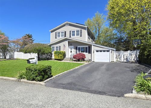 3 Martin Pl, Farmingville, NY, 11738-1327 | Card Image