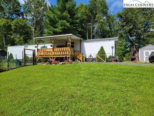 135 Martingale Pl, West Jefferson, NC, 28694-8275 | Card Image