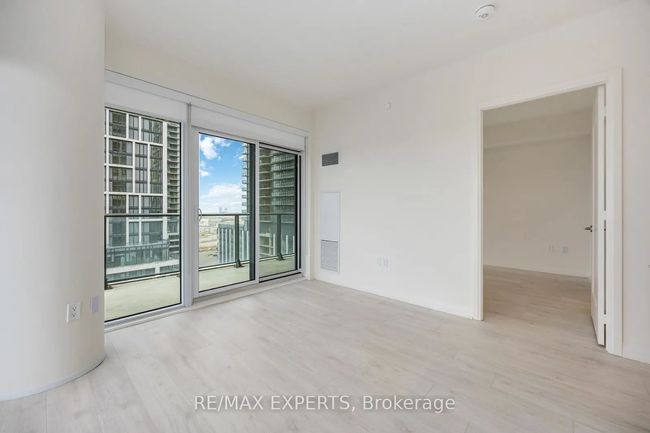 902 - 9000 Jane St, Condo with 2 bedrooms, 2 bathrooms and null parking in Concord ON | Image 11