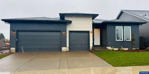 707 Magnolia Av, Woodburn, OR, 97071 | Card Image