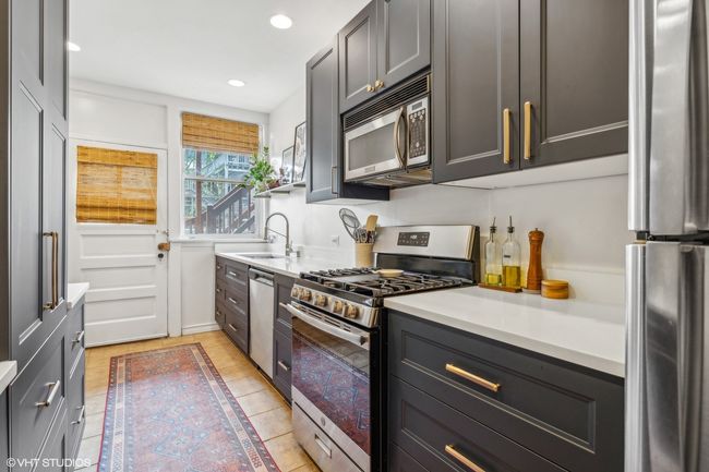 APT-1 - 6609 N Newgard Ave, Condo with 3 bedrooms, 2 bathrooms and null parking in CHICAGO IL | Image 8