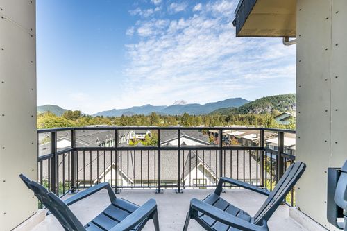 521-1211 Village Green Way, Squamish, BC, V8B0R7 | Card Image