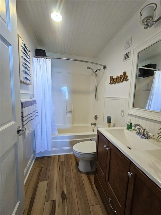 APT-804 - 415 E Beach Dr, Condo with 0 bedrooms, 1 bathrooms and null parking in Galveston TX | Image 23